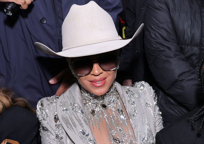 Beyoncé Covers Dolly Parton's 'Jolene' on Cowboy Carter Album