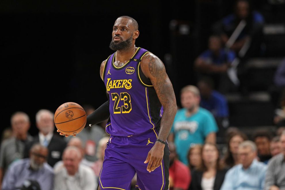 MEMPHIS, TENNESSEE - NOVEMBER 06: LeBron James #23 of the Los Angeles Lakers brings the ball up court during the game against the Memphis Grizzlies at FedExForum on November 06, 2024 in Memphis, Tennessee. NOTE TO USER: User expressly acknowledges and agrees that, by downloading and or using this photograph, User is consenting to the terms and conditions of the Getty Images License Agreement.