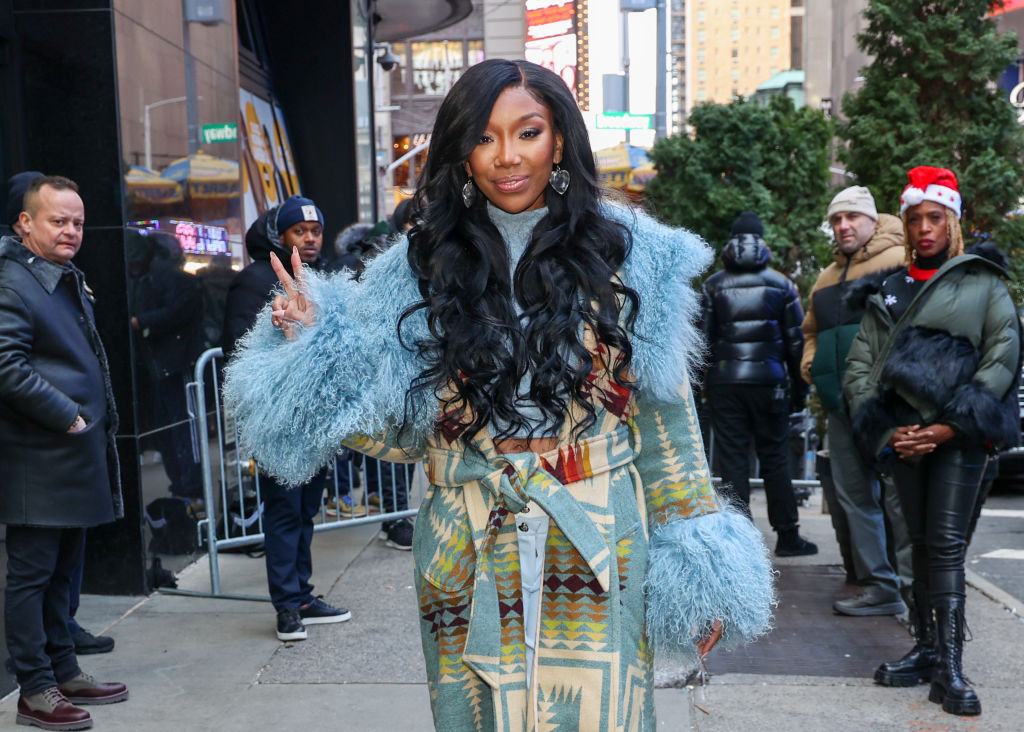 Brandy To Release A Memoir This Fall