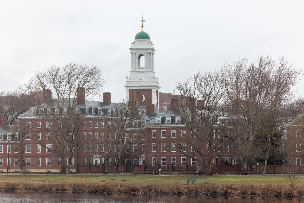 Harvard Offers Free Tuition To Students Of Families Making Less Than $200k